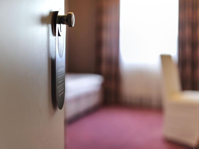 Airport Hotel By The New Yorker Кельн Екстер'єр фото